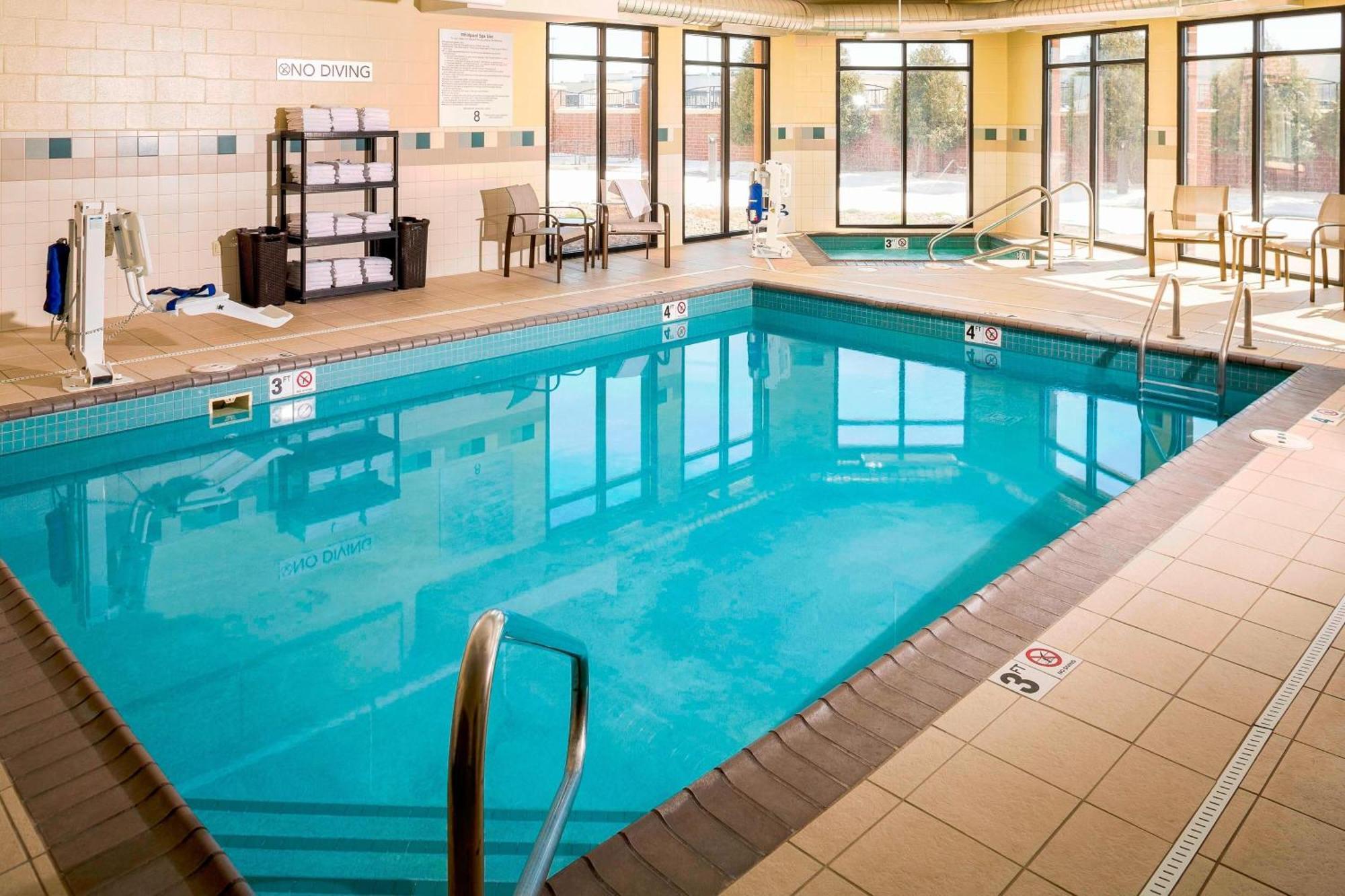 Courtyard By Marriott Σιου Φολς Εξωτερικό φωτογραφία