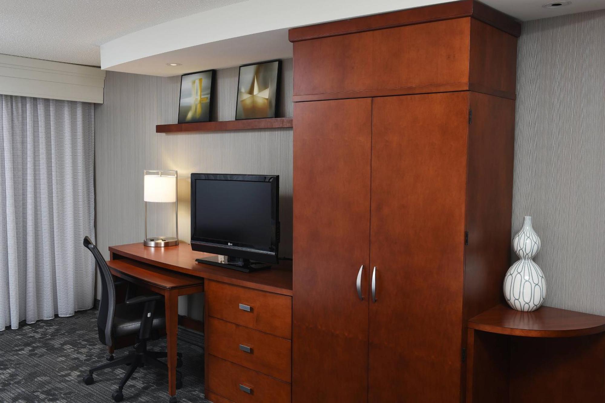 Courtyard By Marriott Σιου Φολς Εξωτερικό φωτογραφία