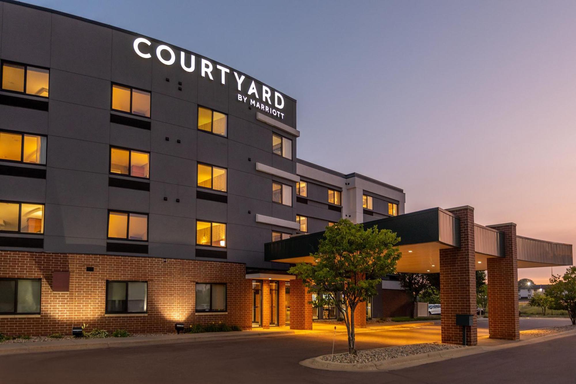 Courtyard By Marriott Σιου Φολς Εξωτερικό φωτογραφία